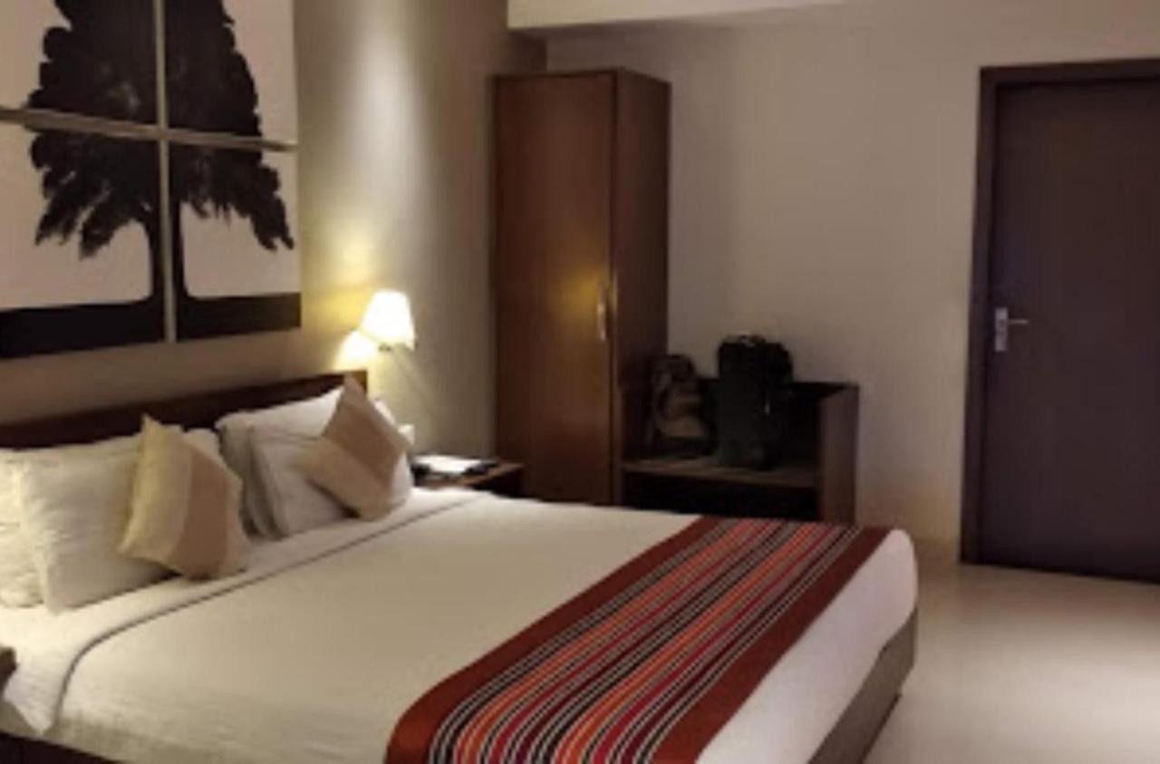 Orbit Hotel - Bagdogra Dış mekan fotoğraf