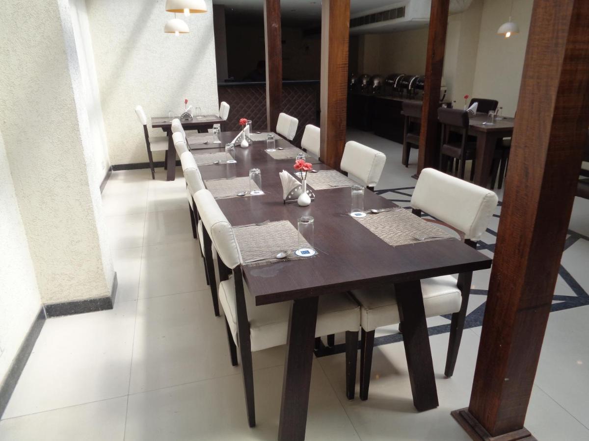 Orbit Hotel - Bagdogra Dış mekan fotoğraf