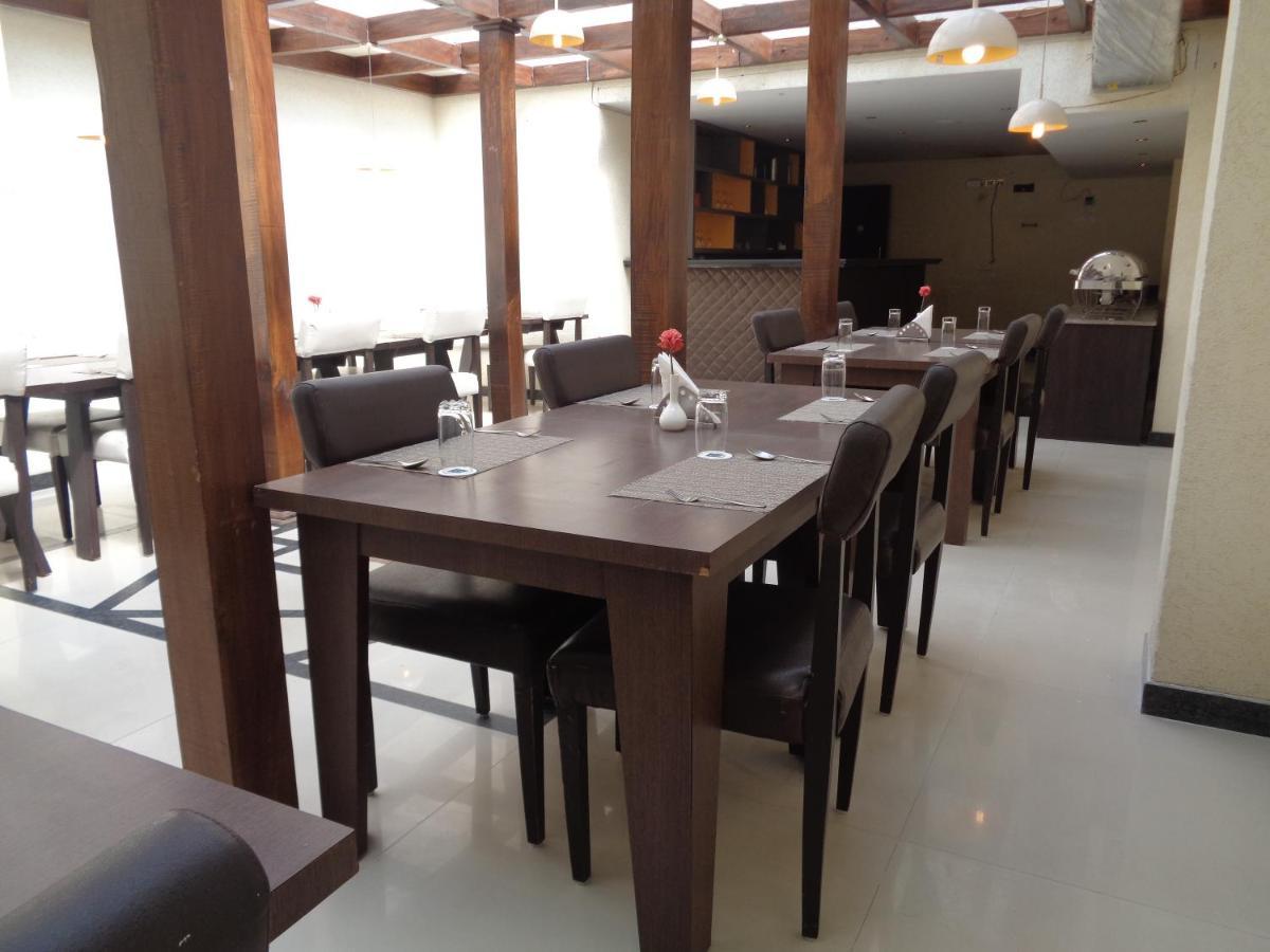 Orbit Hotel - Bagdogra Dış mekan fotoğraf